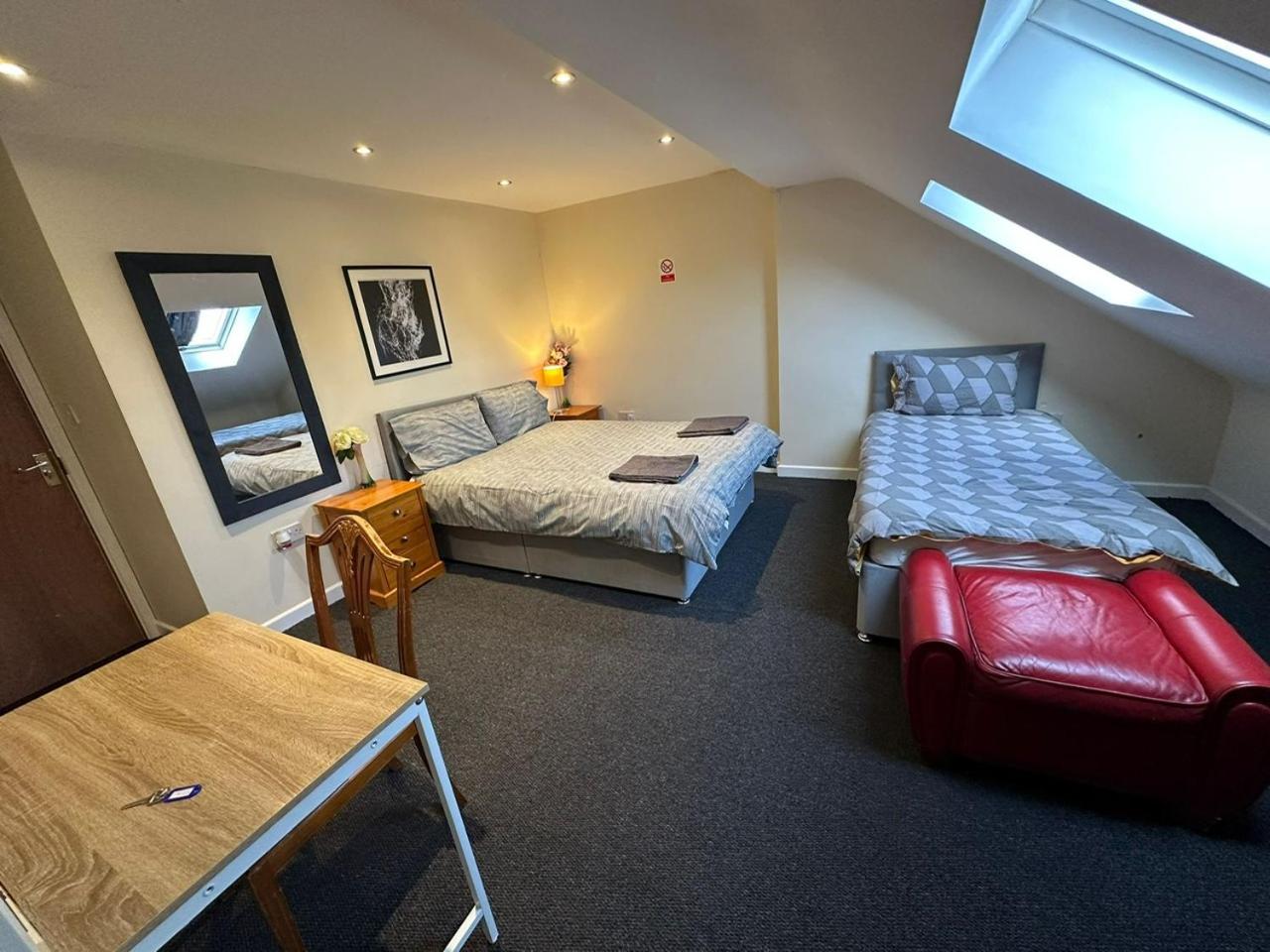 Apartament Luton Town House Near Airport Zewnętrze zdjęcie
